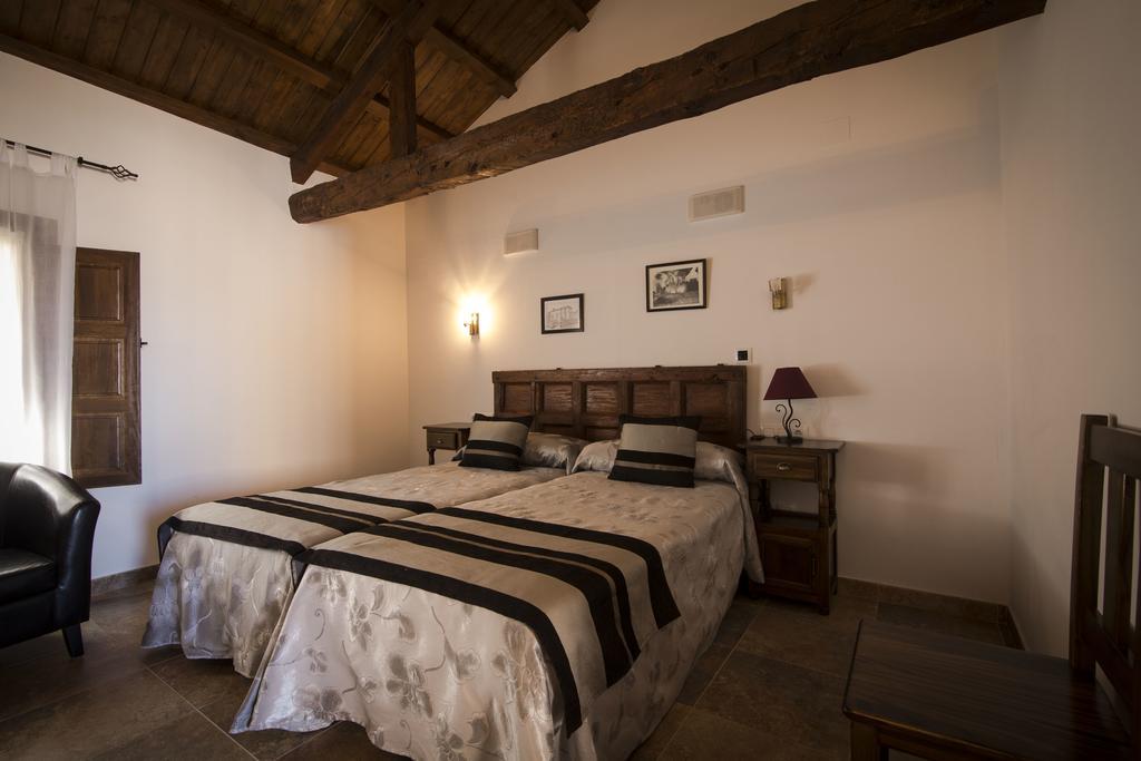 Casa Rural Casona La Beltraneja Бельмонте Экстерьер фото